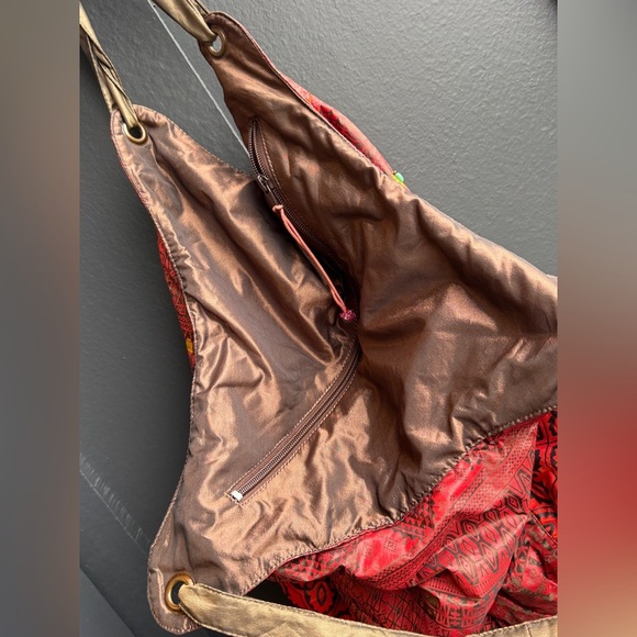 Kavita Bhartia ethnic hobo handbag - Picture 13 of 14